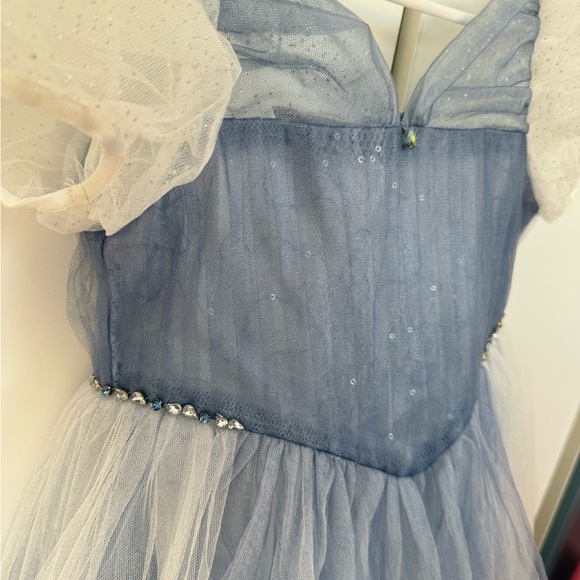 Elegant Blue and White Gown for Girls - Picture 3 of 5